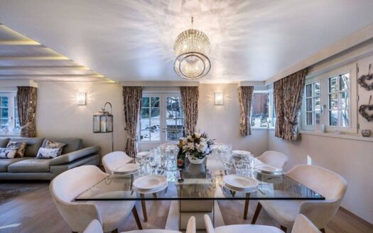Courchevel Moriond  | Magnificent Chalet – Ski In, Ski Out