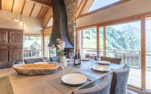 Les Deux Alpes  | 14-room Standalone Chalet – Breathtaking Views