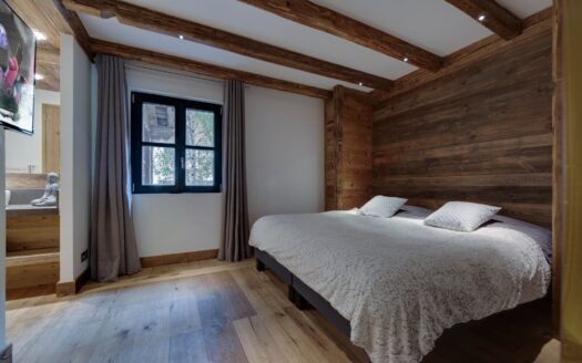 Val-d’Isère  | 2 Bedroom Apartment – Near The Snow Front