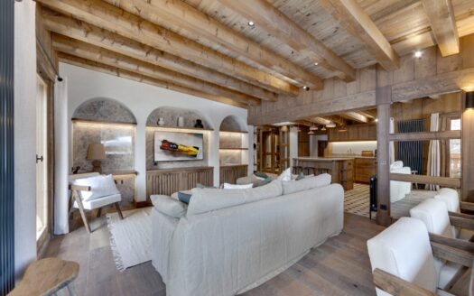 Val-d’Isère  | 3-bedroom Apartment + Mountain Corner – High Quality Renovation