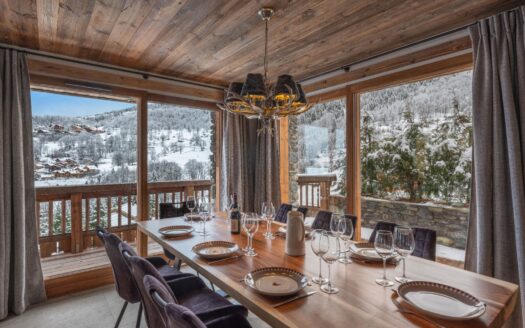 Meribel Le Raffort | 4 Bedrooms Chalet With A View Of La Saulire, Nearly Ski Slopes