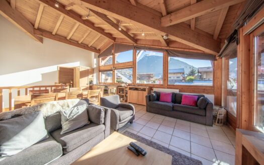 Morzine  | 3-bedroom Apartment + Mountain Corner – Close To The Center