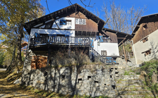 La Salle Les Alpes Calme en pleine nature | 6 Bedrooms Chalet – Authentic Charm – La Salle Les Alpes