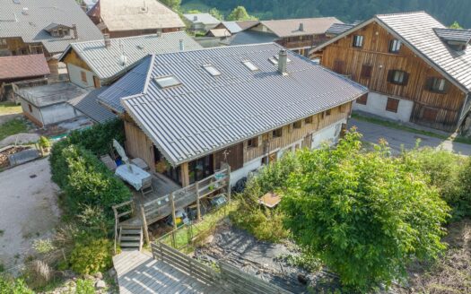 Saint-Jean-d’Aulps Calme | Traditional Semi-detached Farm House – With Garden