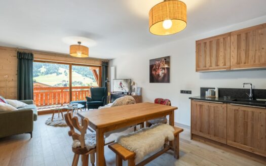 Praz-sur-Arly Centre | Two Bedroom – Open Views – Close To The Village Centre