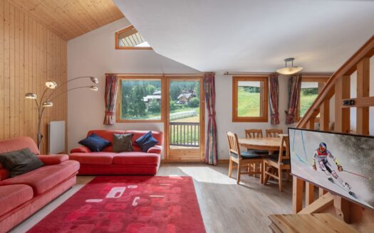 La Tania  | 3-bedroom Penthouse – Ideally Located