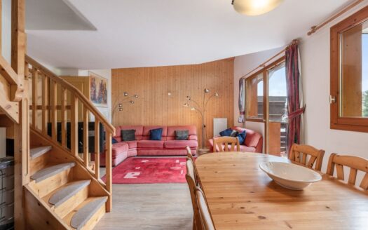 La Tania  | 3-bedroom Penthouse – Ideally Located