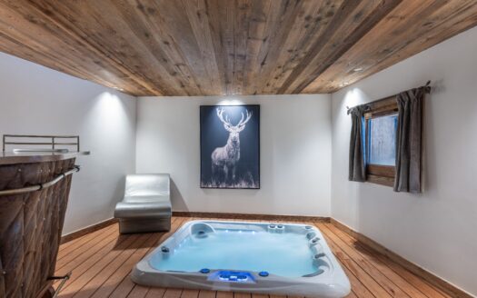 Meribel Le Raffort | 4 Bedrooms Chalet With A View Of La Saulire, Nearly Ski Slopes