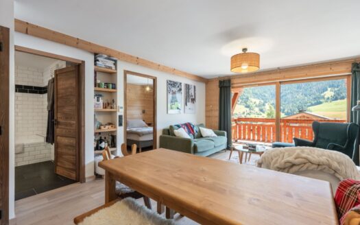 Praz-sur-Arly Centre | Two Bedroom – Open Views – Close To The Village Centre