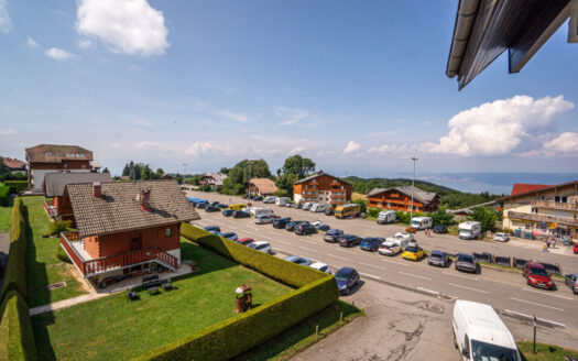 2332 – Thollon-les-Mémises – 1-Bedroom Apartment with Lake and Mountain Views, Dual Balconies