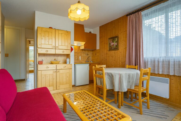 2329 – Thollon-les-Mémises – 1-Bedroom Apartment with Dual Balconies, Close to Slopes