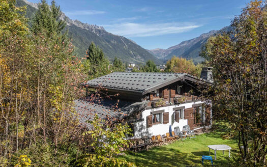 Chamonix-Mont-Blanc | 3-bed Chalet In Need Of Some Renovation
