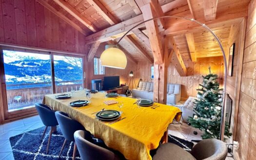 Crest-Voland | 4-Bed Duplex on Slopes with Renovation Potential