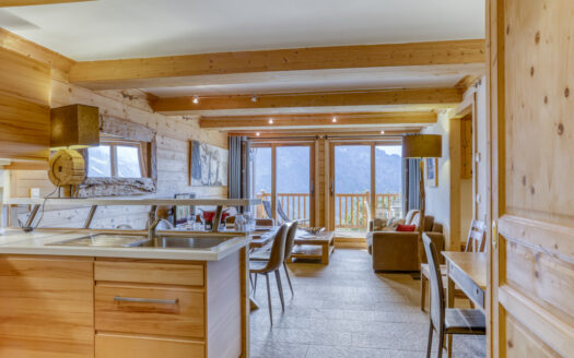 Hauteluce | 4-Bed Ski-In Ski-Out Apartment with Huge Terrace