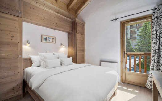 Les Menuires | Stunning 6-Bed Duplex with Sauna & Ski-In Ski-Out