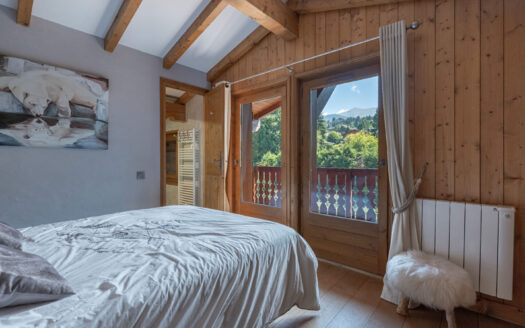 Megève | Charming 2-Bed Duplex with Fireplace in Rochebrune