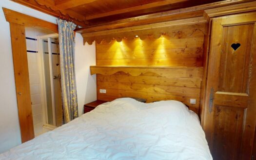 Méribel | Charming 2-Bed Ski-In Ski-Out in Residence with Pool & Spa