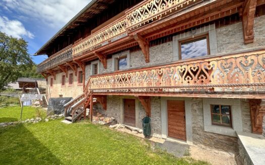 Montriond | High-Standing 3-Bed Apartment in Authentic Village House