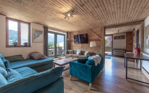 Montriond | Impressive 9-Bed Chalet with Jacuzzi & Separate Flat