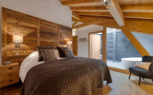 Morzine | Spectacular 7-Bed Chalet Built 2017 with Sauna & Jacuzzi