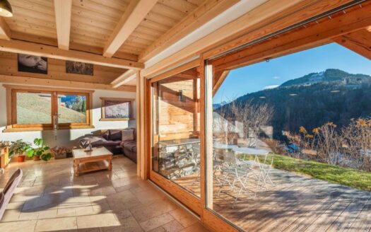 Praz-sur-Arly | Modern 4-Bed Chalet with Mountain Views Near Megève