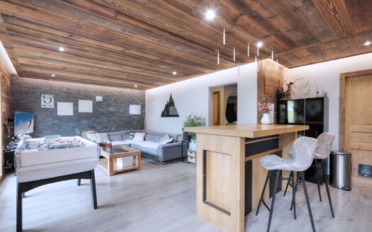 Praz-sur-Arly | Renovated 3-Bed Apartment in Village Centre