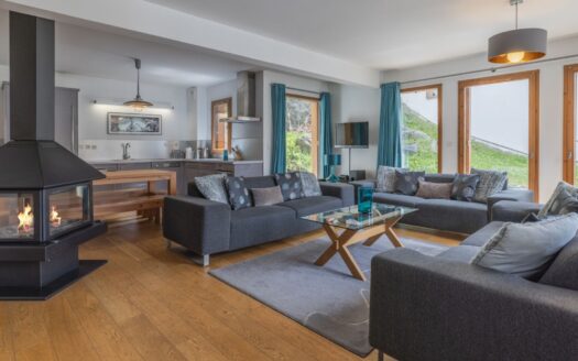 Saint-Martin-de-Belleville | Charming Family Chalet Near Slopes