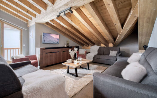 Val Thorens | Luxurious 4-Bed Ski-In Ski-Out Penthouse with Hammam
