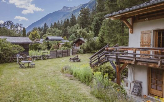 Chamonix-Mont-Blanc | Authentic 6-Bed Stone Chalet in Les Tines with Exceptional Views