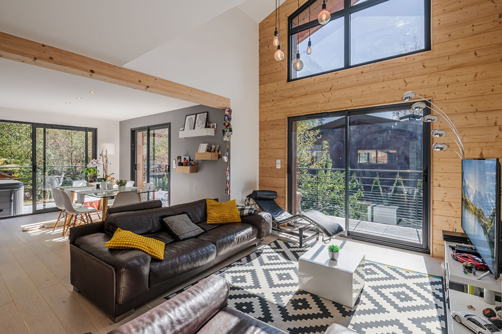 Domosno | Chamonix-Mont-Blanc | Modern 5-Bed Chalet with Pool & Mont Blanc Views