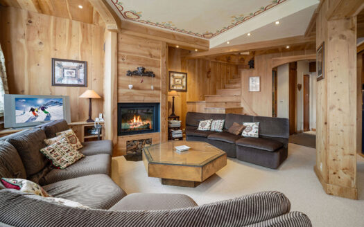 Courchevel | Charming 3-Bed Duplex in Jardin Alpin with Renovation Potential