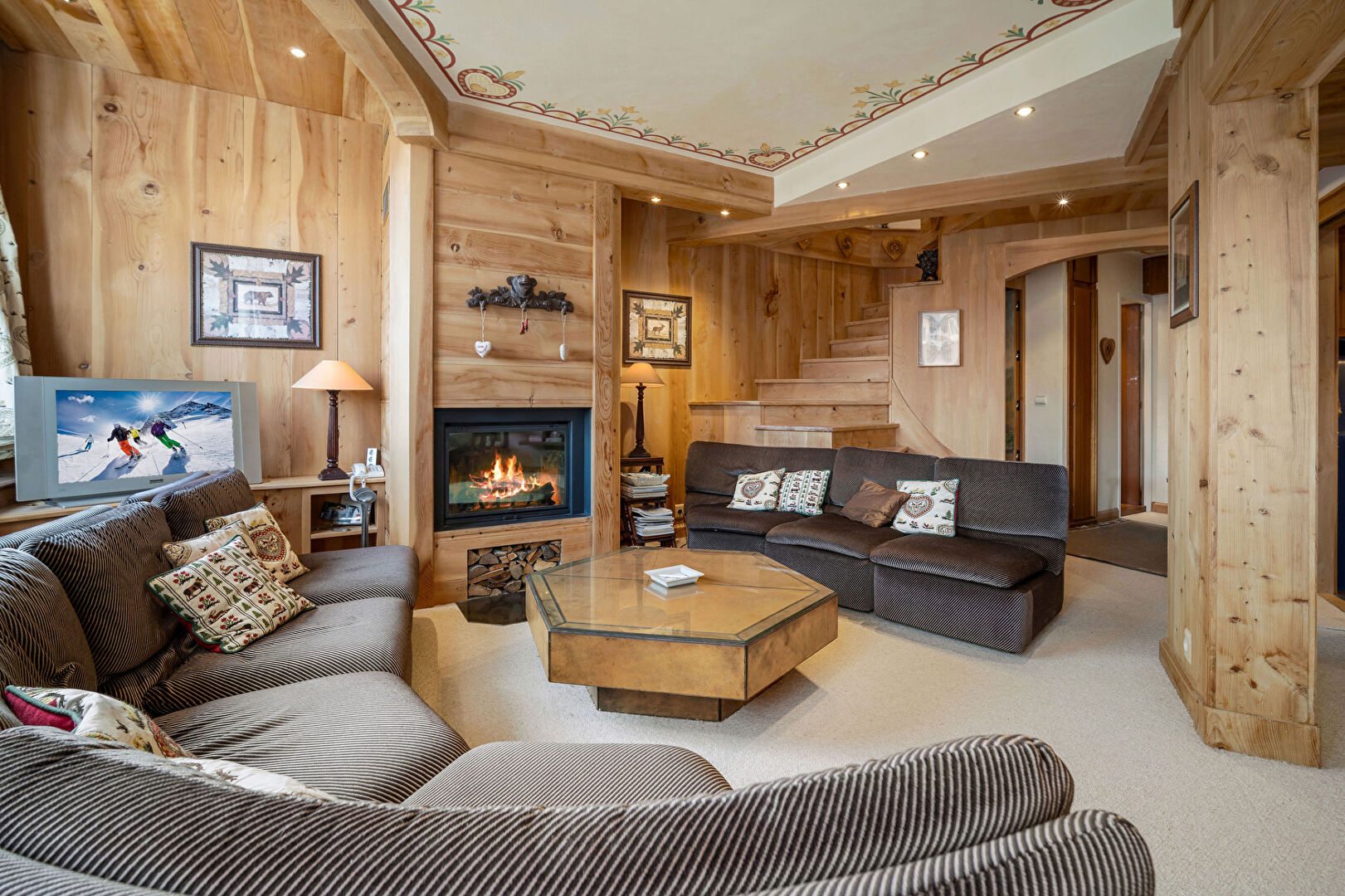 Domosno | Courchevel | Charming 3-Bed Duplex in Jardin Alpin with Renovation Potential