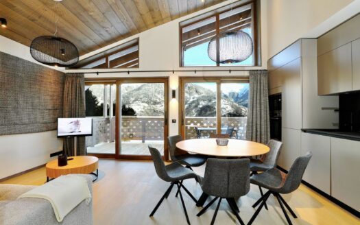 Courchevel Le Praz | Cosy 2-Bed Apartment in Authentic Village