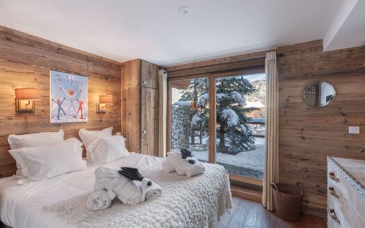Courchevel Le Praz | Luxurious 5-Bed Ski-In Ski-Out Apartment with Spa