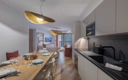 Courchevel Moriond | 2-Bed Apartment with West-Facing Balcony