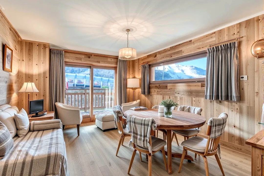 Domosno | Courchevel Moriond | 2-Bed Ski-In Ski-Out Apartment with Renovation Potential