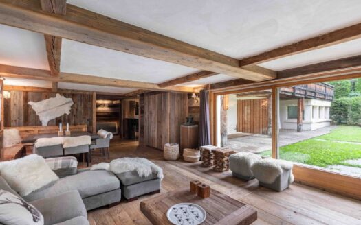 Demi-Quartier | Spacious 4-Bed Duplex in Renovated Farmhouse Near Megève