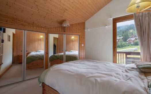 La Tania | 3-Bed Penthouse with Slope Access & Valley Views