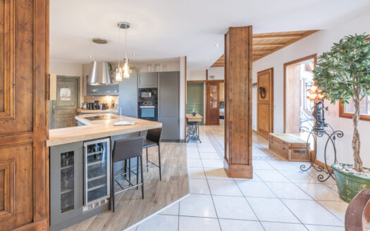 Les Deux Alpes | Architect-Designed 5-Room Chalet with La Muzelle Views