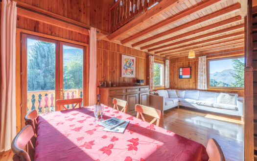 Les Deux Alpes | Charming 4-Bed Chalet on 1,028 m² Buildable Plot