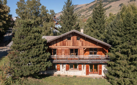 Les Deux Alpes | Exceptional 7-Room Authentic Chalet with Panoramic Views