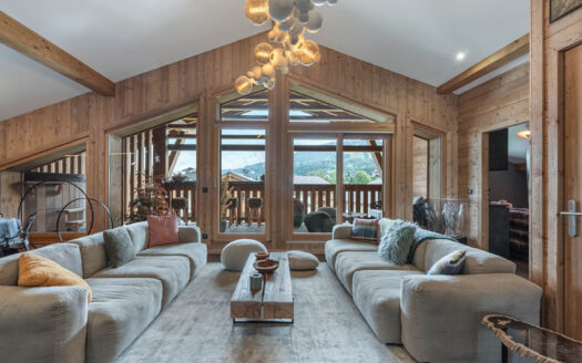 Megève | 4-Bed Penthouse in Silver Lodge with Unobstructed Views
