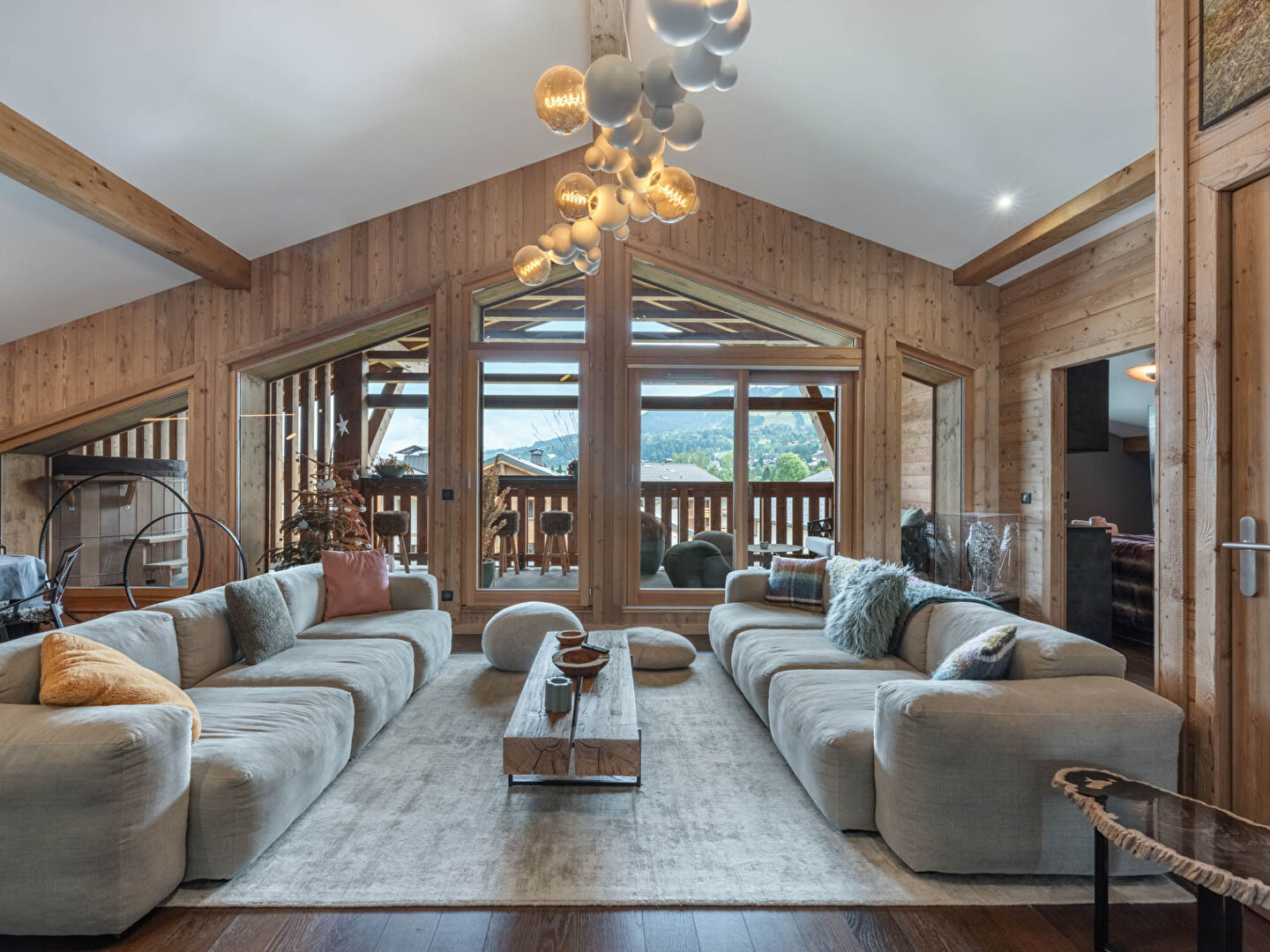 Domosno | Megève | 4-Bed Penthouse in Silver Lodge with Unobstructed Views