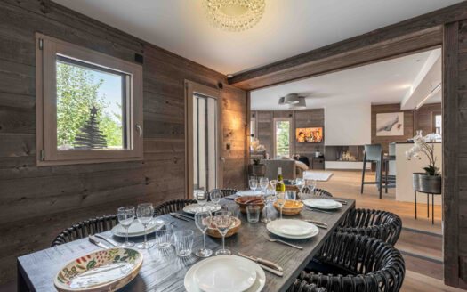 Megève | Luxury 3-Bed Apartment in Rochebrune with Terrace Sauna