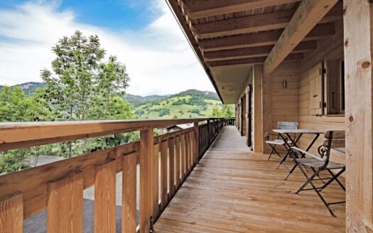 Megève | Refined 3-Bed Apartment in Rochebrune with Optional Annex