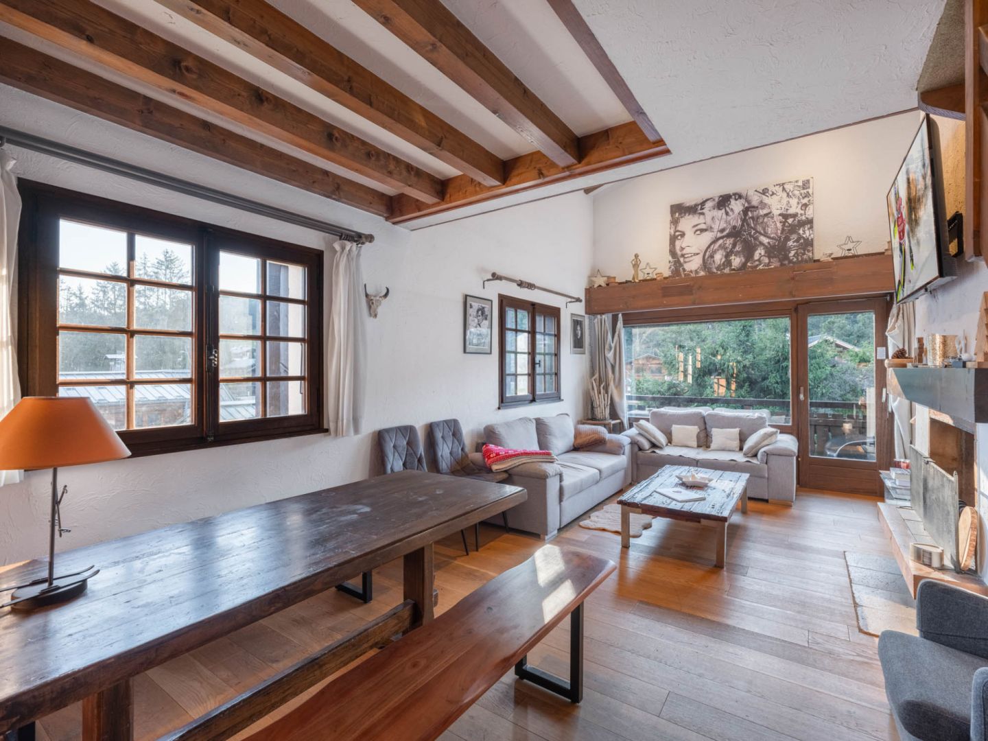 Domosno | Megève | Spacious 3-Bed Duplex with Cathedral Ceiling Near Village