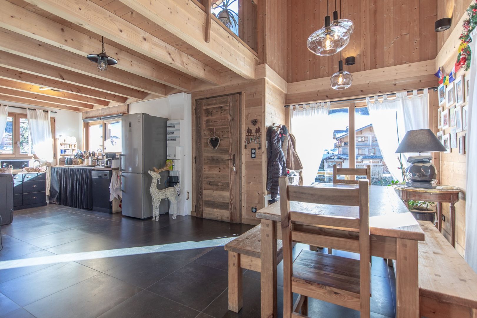 Domosno | Morzine | Contemporary 4-Bed Chalet Built 2021 with Garden