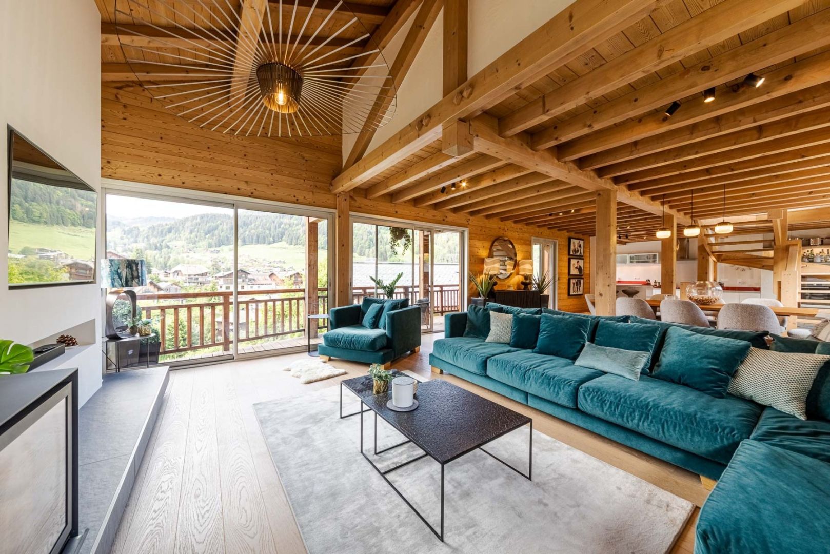 Domosno | Morzine | Contemporary 5-Bed Chalet Built 2009 with Unobstructed Views