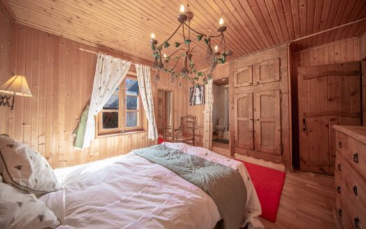 Morzine | Traditional 6-Bed Savoyard Chalet with Renovation Potential