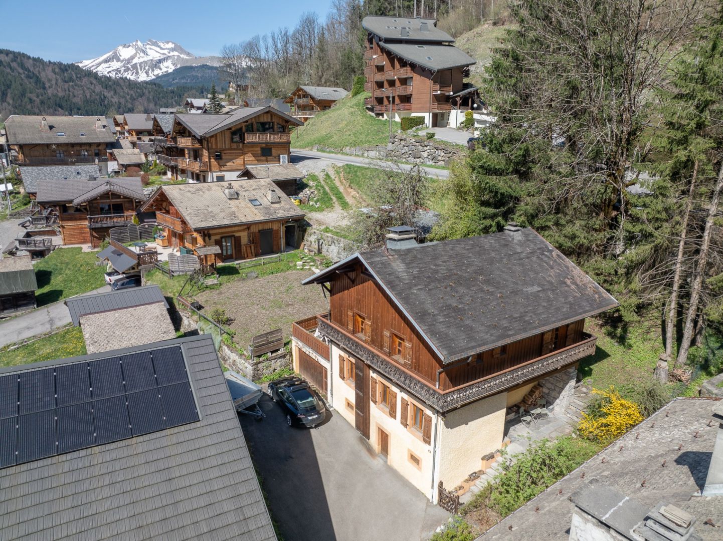 Domosno | Morzine | Traditional 6-Bed Savoyard Chalet with Renovation Potential